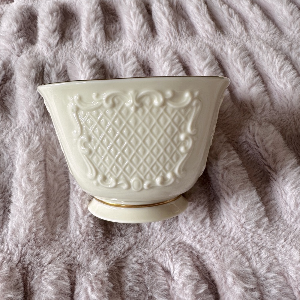 Beautiful little Lenox candy dish bowl - Picture 3 of 6